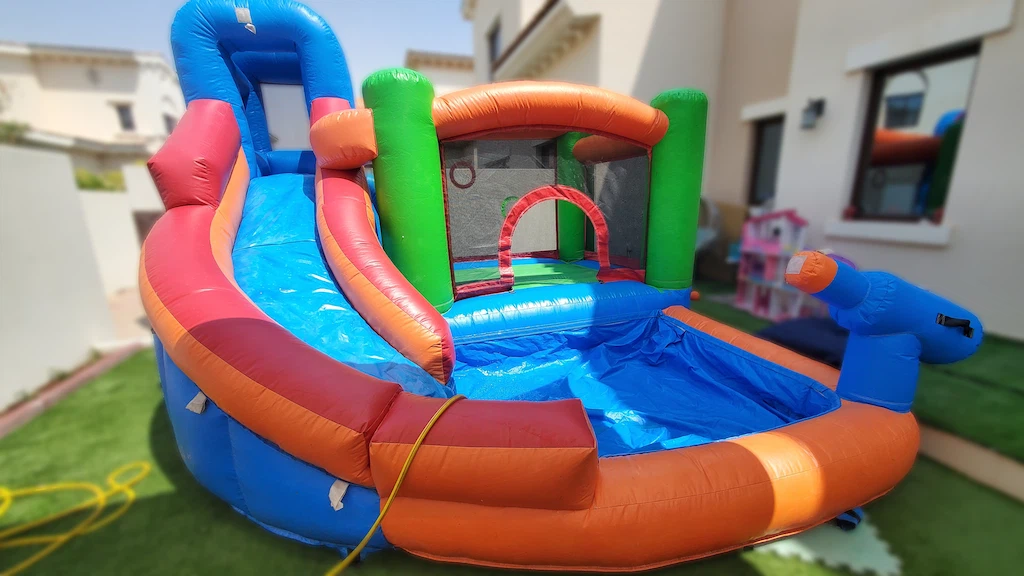 7 Benefits of Renting Inflatable Water Slides for Kids In Dubai
